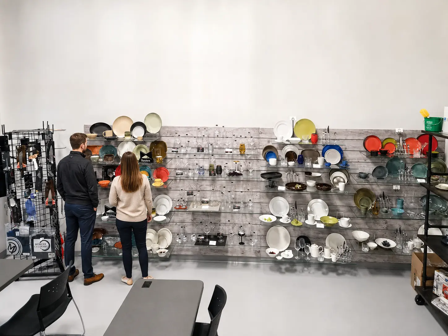 Tabletop and smallwares showroom