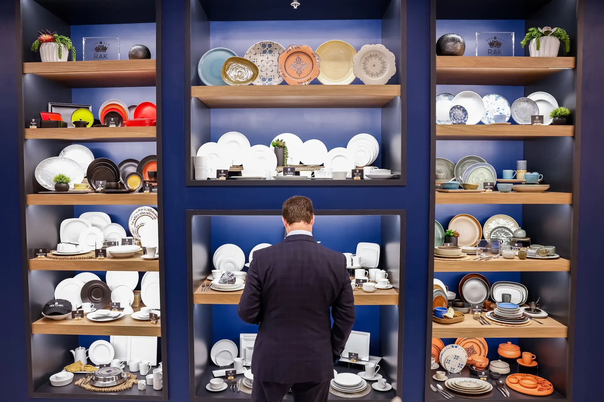 Tabletop and smallwares showroom