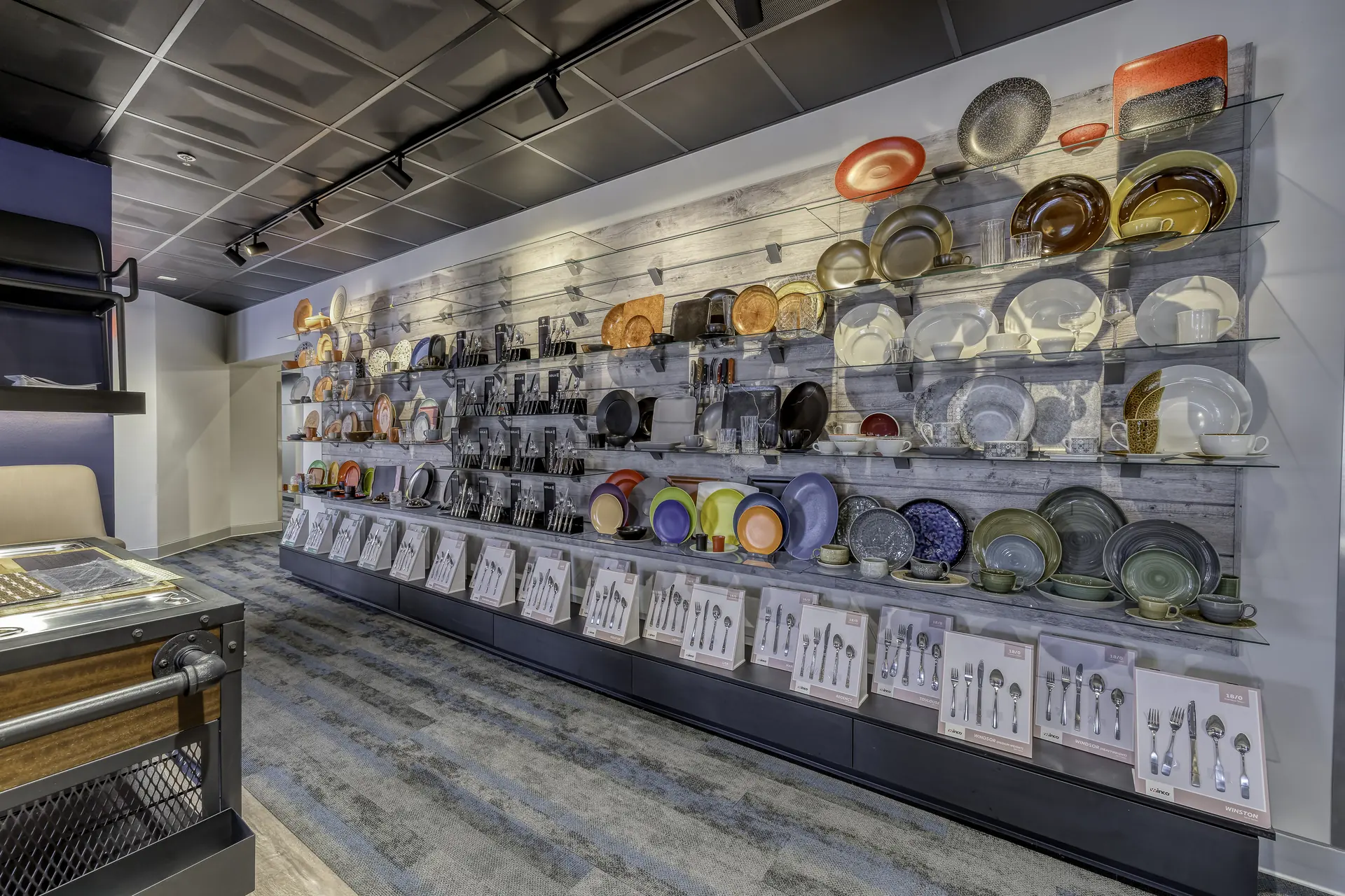 Tabletop and smallwares showroom